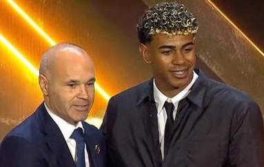 国足冬训首日实况：于汉超布设训练，吕焯毅受访